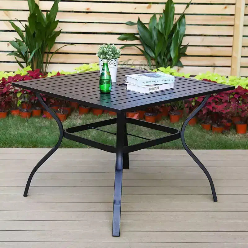 Table à manger carrée rayée 5 pièces en métal, d'intérieur/extérieur, 94 cm, avec fauteuils et trou de parasol de 4 cm – Captiva Designs