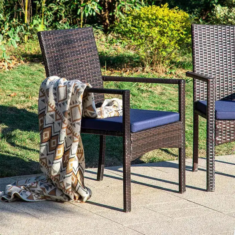 Ensemble de salle à manger 6 pièces pour patio : table en bois d'acacia, banc, 4 fauteuils en rotin – Captiva Designs