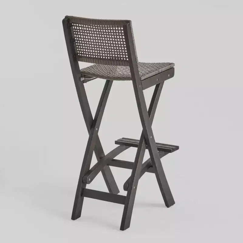 Ensemble de bar carré 3 pièces en bois et osier 26 po Polaris gris foncé – Christopher Knight Home : Ensemble de salle à manger de patio résistant aux intempéries avec 2 tabourets