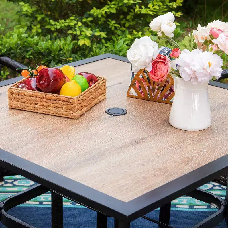 Ensemble de patio 5 pièces avec table et chaises en métal au design carré - Captiva Designs