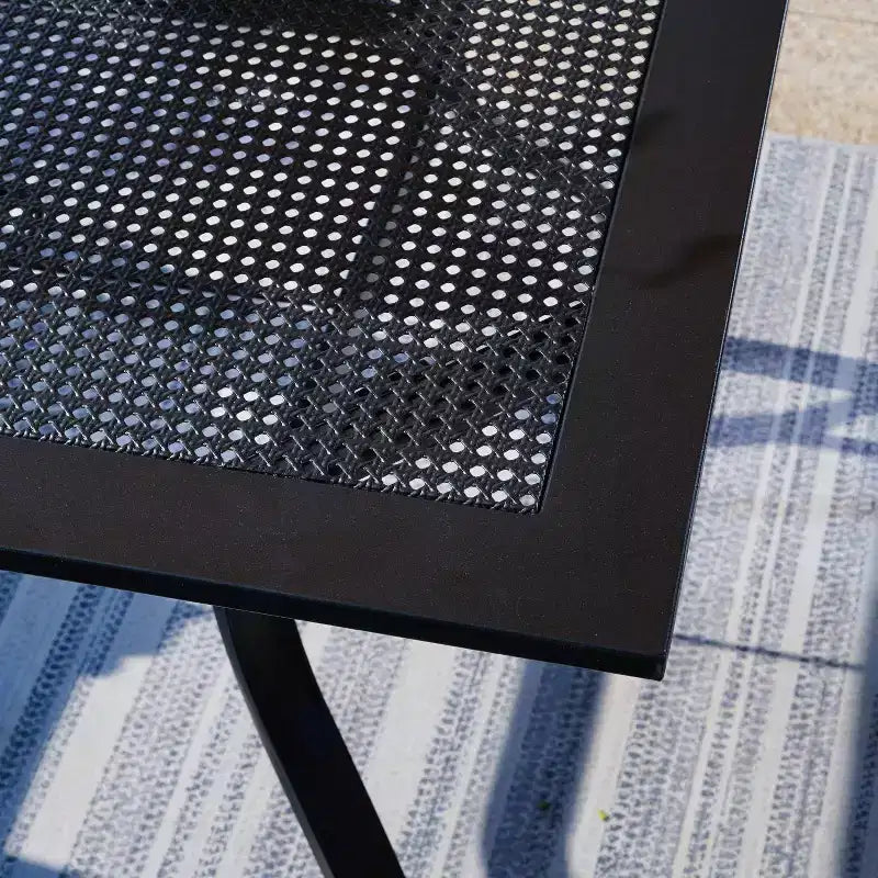 Ensemble de salle à manger 5 pièces pour patio avec table carrée en maille et chaises à dossier en maille avec cadre en aluminium - Captiva Designs : Ensemble de mobilier d'extérieur