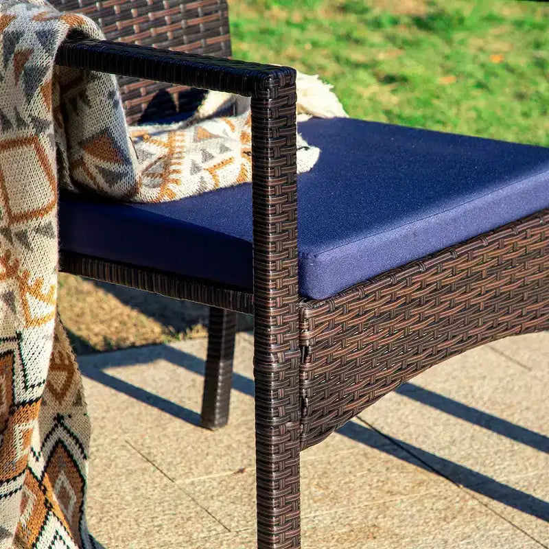 Ensemble de salle à manger 5 pièces avec table ronde et chaises en rotin - Captiva Designs : Résistant aux intempéries, trou pour parasol