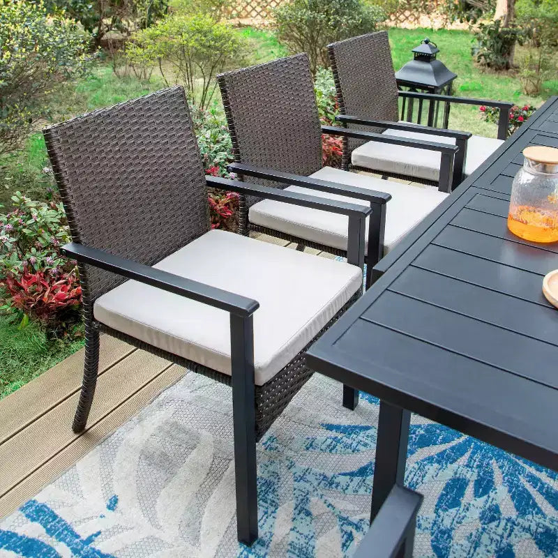 Ensemble de salle à manger d'extérieur 9 pièces avec table extensible et chaises en rotin tressé - Beige - Captiva Designs : Cadre en acier thermolaqué, résistant aux intempéries