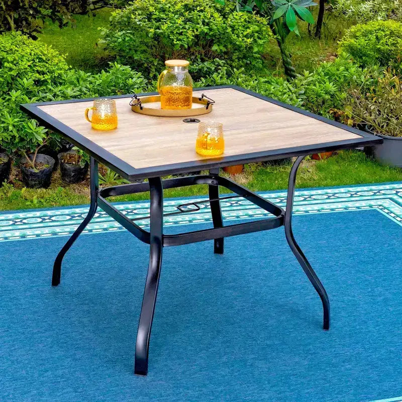 Ensemble de patio 5 pièces avec table carrée et chaises à bras pivotantes en acier à 360° - Captiva Designs