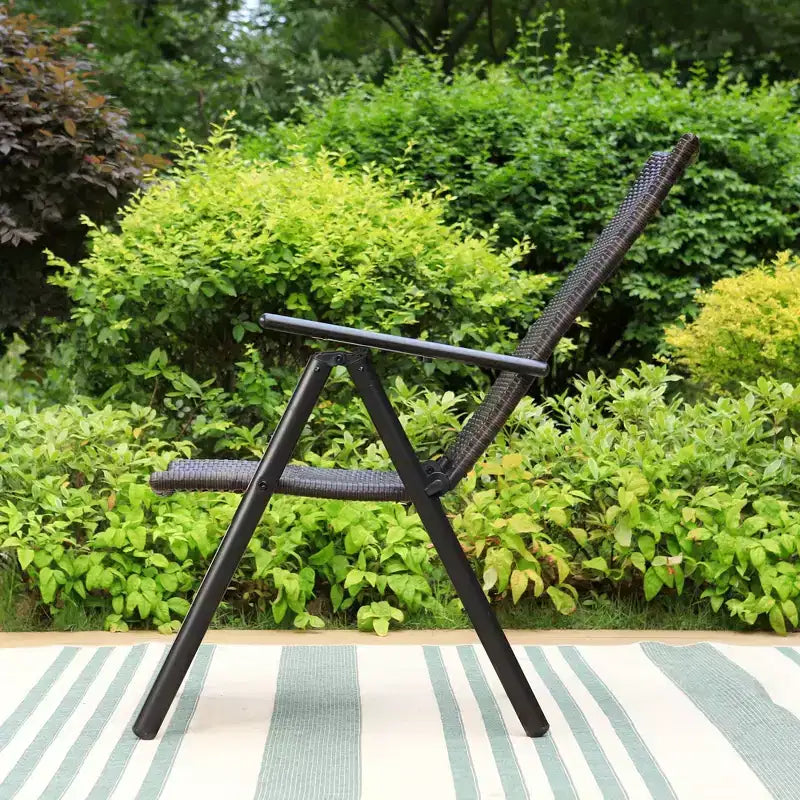 Ensemble de salle à manger d'extérieur 7 pièces Captiva Designs avec chaises en osier réglables et table en acier – Comprend un trou pour parasol