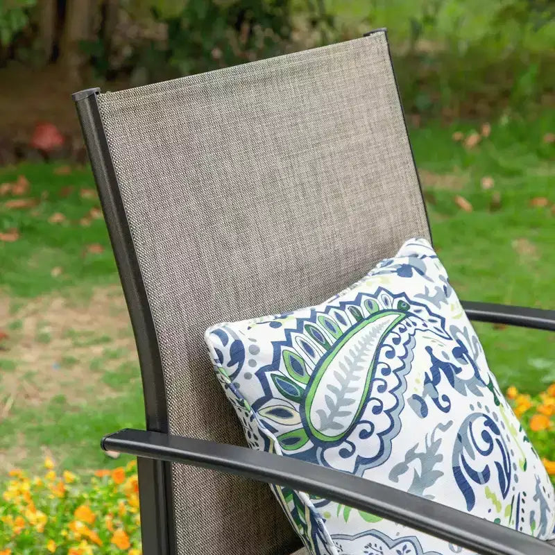 Ensemble de salle à manger d'extérieur 7 pièces Captiva Designs, table en faux bois et acier avec trou pour parasol et chaises à bras en textilène