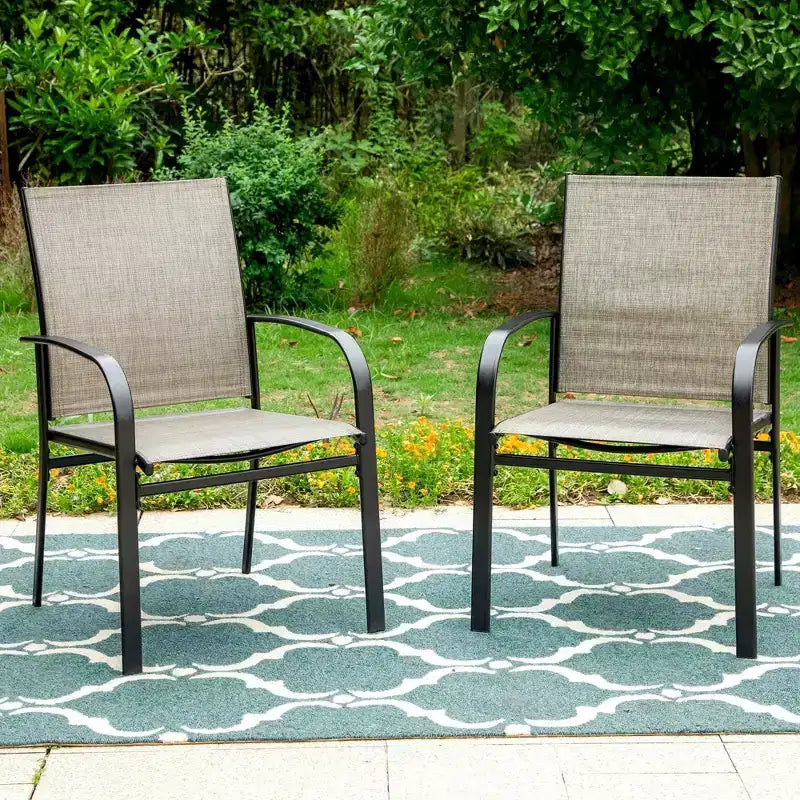 Ensemble de salle à manger d'extérieur 7 pièces Captiva Designs, table en faux bois et acier avec trou pour parasol et chaises à bras en textilène