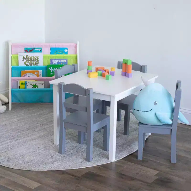 Ensemble table et chaises en bois 5 pièces pour enfants Blanc/Gris - Humble Crew : Meubles de salle à manger pour tout-petits, MDF, Rectangulaire, Âges 3+