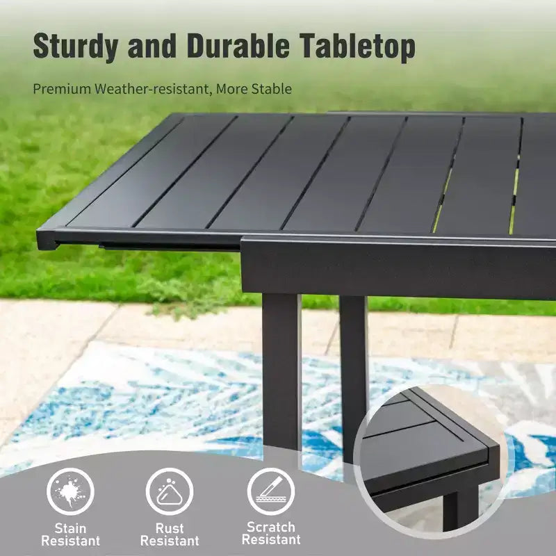 Captiva Designs Ensemble repas de 9 pièces pour terrasse avec table extensible rectangulaire en acier, chaises fixes en rotin et métal et fauteuils pivotants.