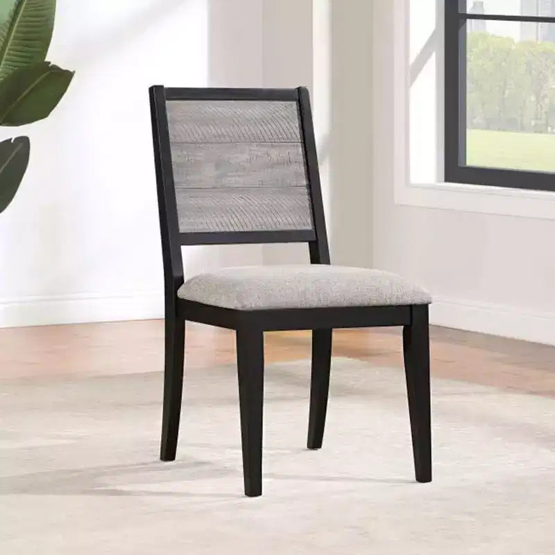 Chaises de salle à manger tapissées en tissu gris colombe et noir