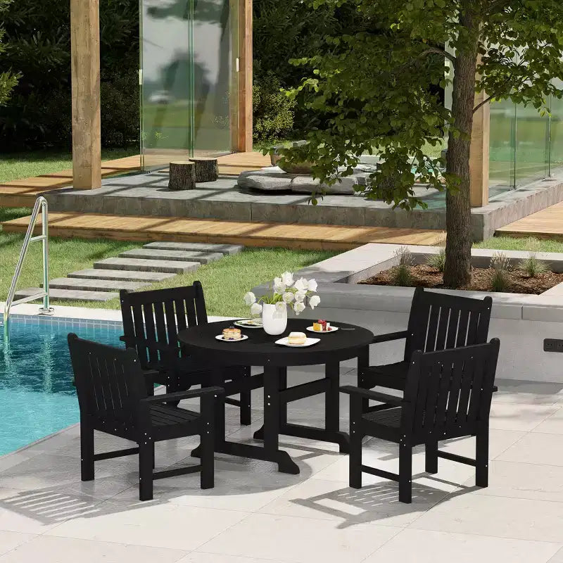 Ensemble de salle à manger WestinTrends Malibu 5 pièces avec chaises et table ronde en PEHD pour patio extérieur