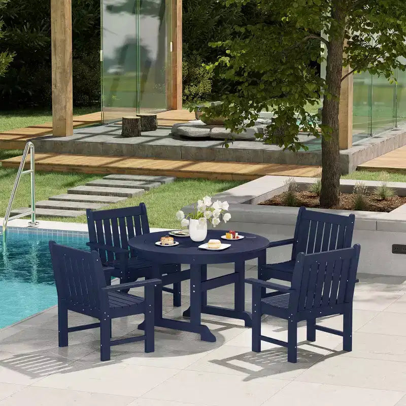 Ensemble de salle à manger WestinTrends Malibu 5 pièces avec chaises et table ronde en PEHD pour patio extérieur