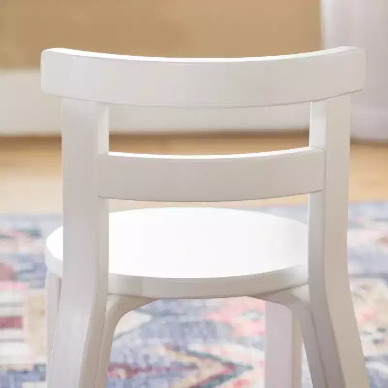 Guidecraft Table et chaises pour enfants Nordic - Blanc : Table ronde en bois pour tout-petits pour les travaux manuels et l'écriture | Meubles de salle de jeux | Table d'activités pour enfants avec 4 chaises