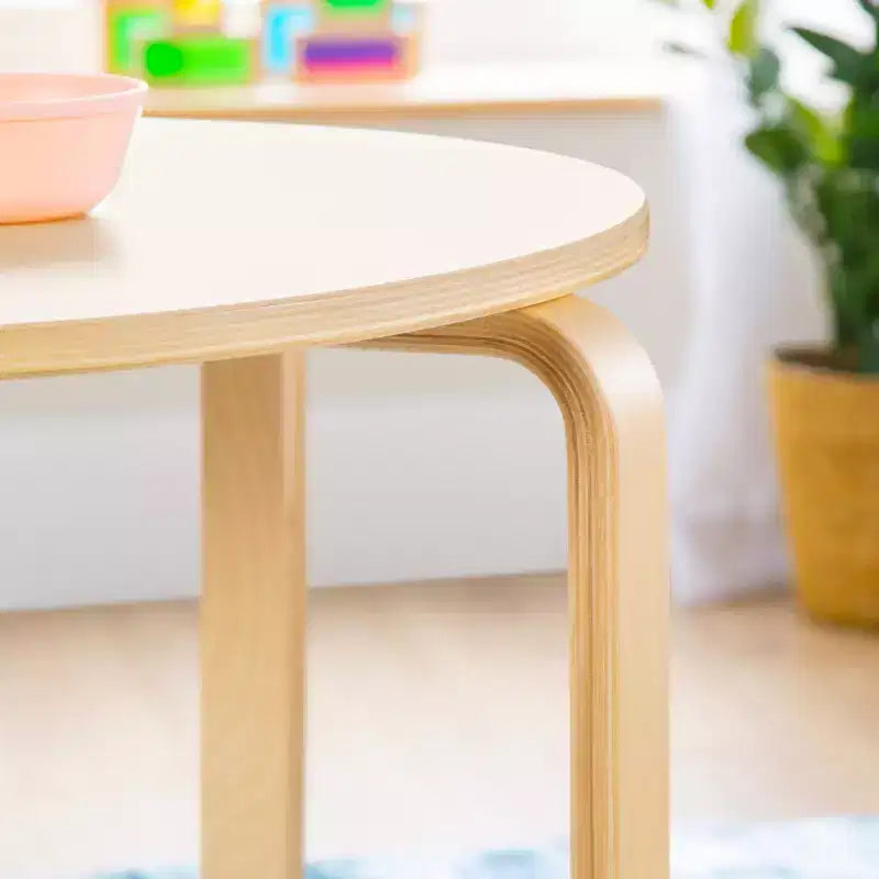 Guidecraft Table et chaises pour enfants Nordic - Blanc : Table ronde en bois pour tout-petits pour les travaux manuels et l'écriture | Meubles de salle de jeux | Table d'activités pour enfants avec 4 chaises