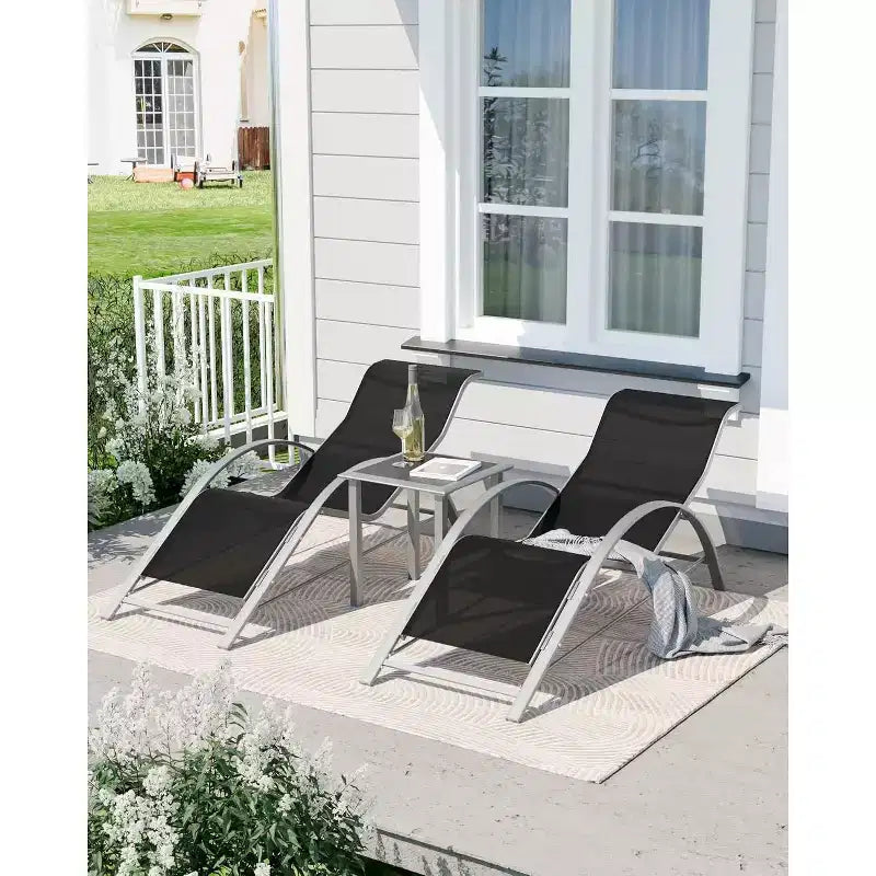 Ensemble de 3 chaises longues de patio, chaises longues d'extérieur pour piscine/plage avec accoudoirs et table d'appoint, pour le bord de la piscine, le jardin