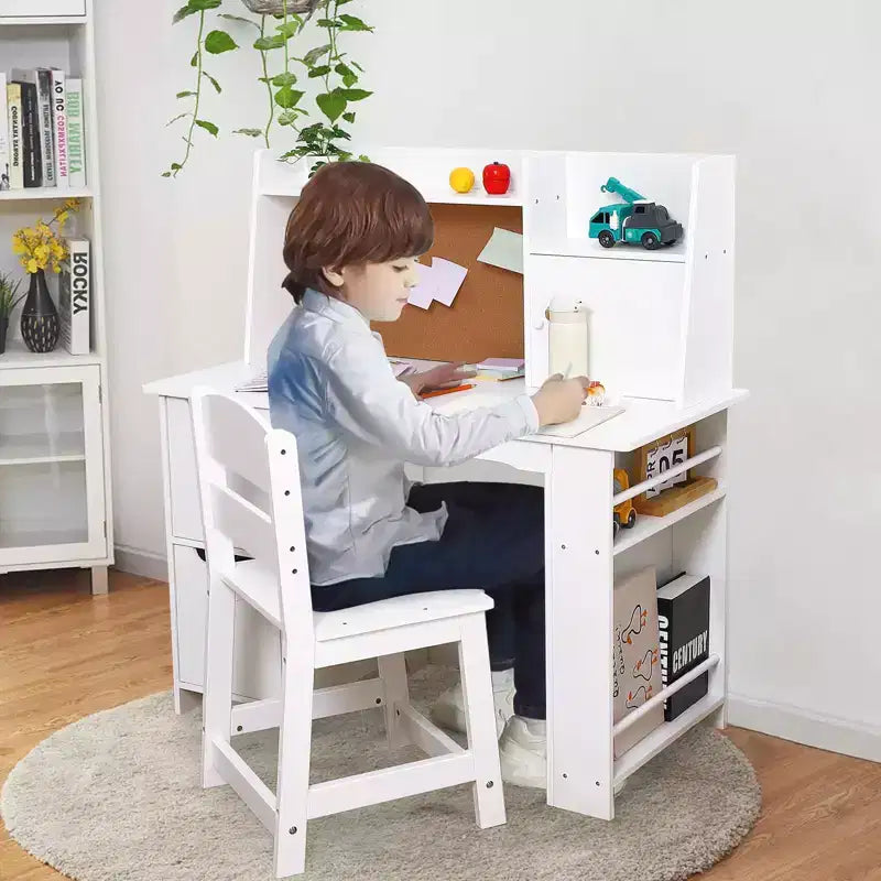 Ensemble bureau et chaise pour enfant avec huche, table d'étude en bois avec étagère, rangement et tableau en liège, bureau d'écriture pour enfants pour l'école à la maison, blanc