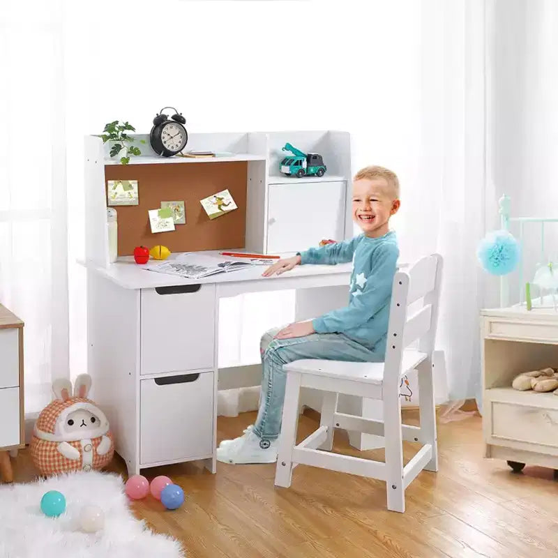 Ensemble bureau et chaise pour enfant avec huche, table d'étude en bois avec étagère, rangement et tableau en liège, bureau d'écriture pour enfants pour l'école à la maison, blanc