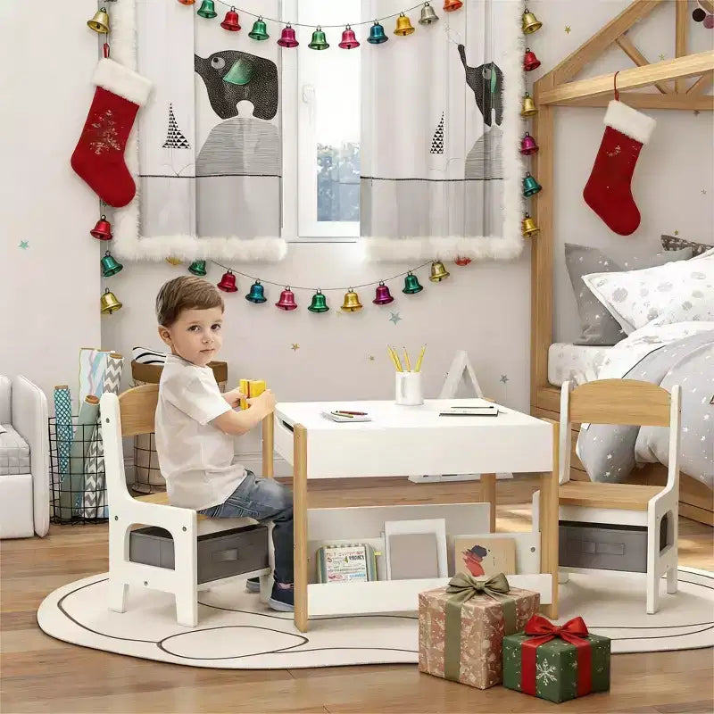 JVNOXK2-en-1 Ensemble bureau et chaise pour tout-petits avec tableau noir réversible, rangement et étagère, combinaison bureau et chaise 3 pièces pour enfants
