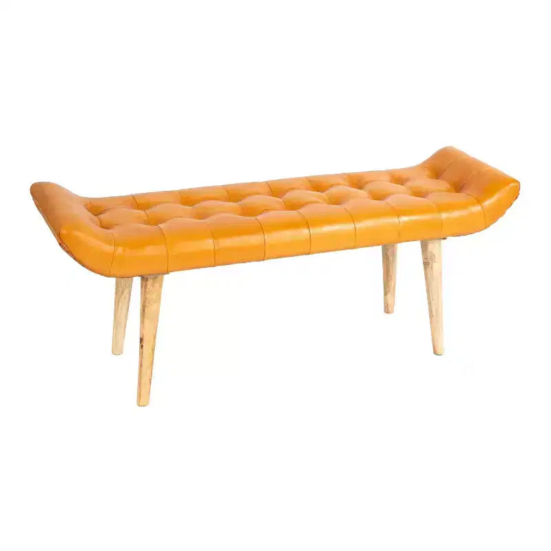 Banc en cuir de chèvre Tobacco : Cadre en bois de manguier, repose-pieds rectangulaire rembourré, assemblage par un adulte