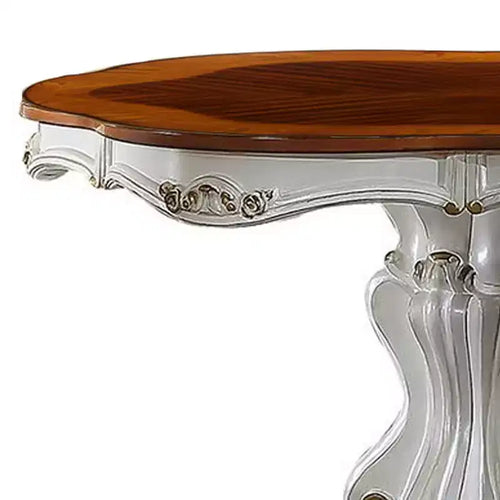 Table d'appoint Picardie 48 po perle antique et chêne cerisier - : Détails sculptés, Forme ronde