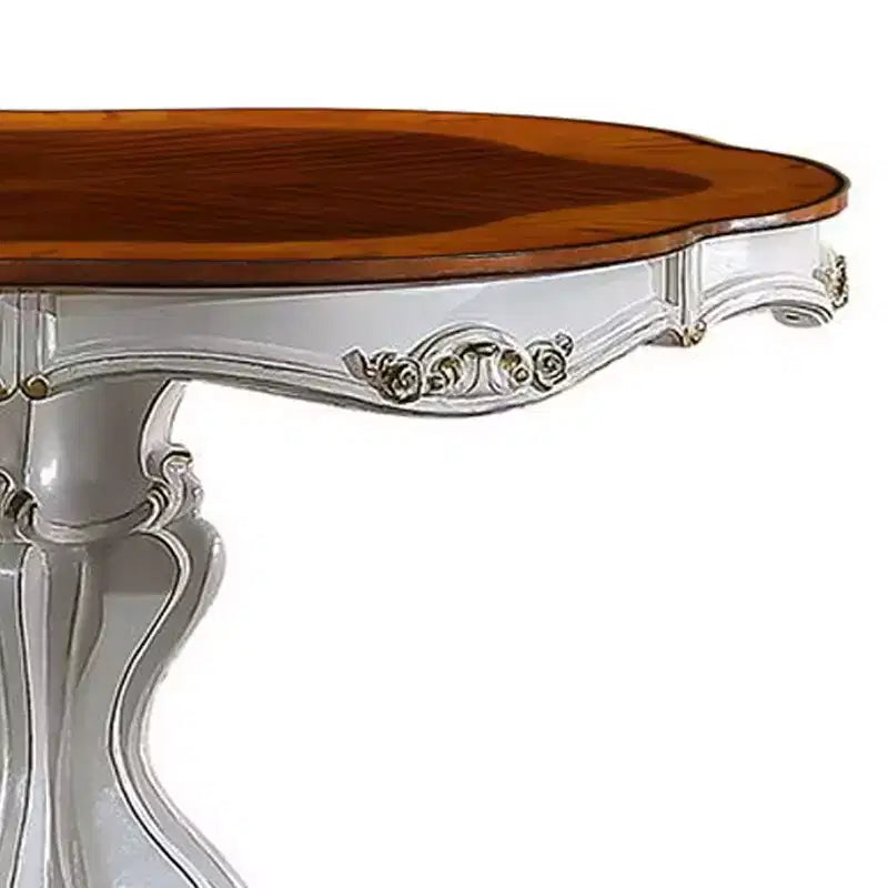 Table d'appoint Picardie 48 po perle antique et chêne cerisier - : Détails sculptés, Forme ronde