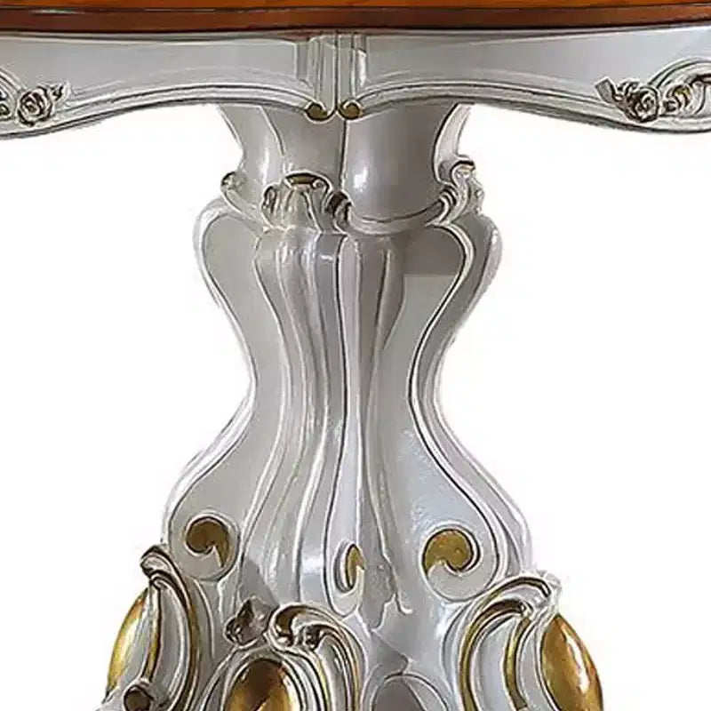 Table d'appoint Picardie 48 po perle antique et chêne cerisier - : Détails sculptés, Forme ronde
