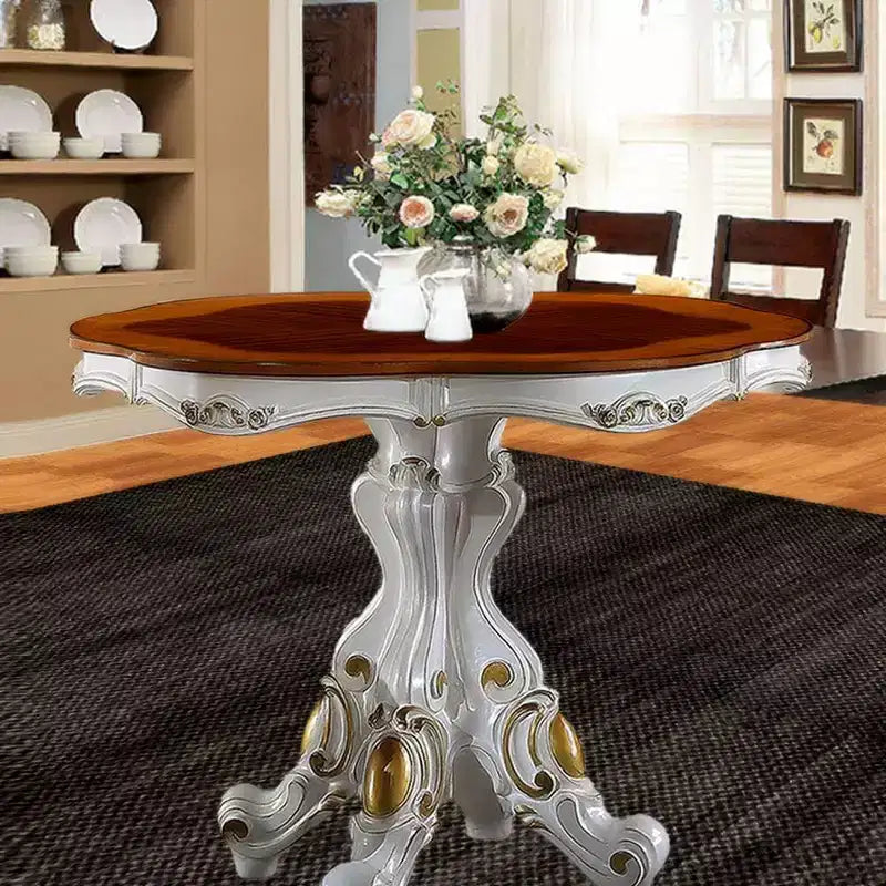 Table d'appoint Picardie 48 po perle antique et chêne cerisier - : Détails sculptés, Forme ronde