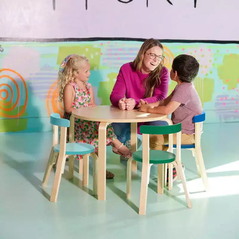 Ensemble de 5 meubles pour enfants ECR4Kids, table en bois courbé et chaises à dossier incurvé