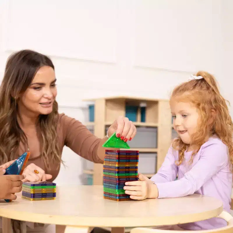 Ensemble de 5 meubles pour enfants ECR4Kids, table en bois courbé et chaises à dossier incurvé