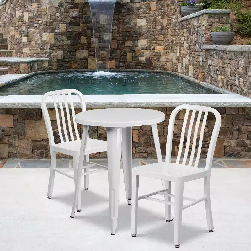 Flash Furniture Ensemble table ronde en métal de 61 cm de qualité commerciale pour intérieur/extérieur avec 2 chaises à dossier à barreaux verticaux