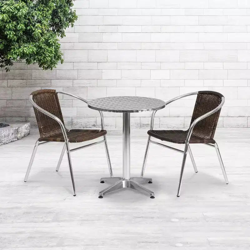 Flash Furniture Lila Ensemble table ronde en aluminium de 23,5 po pour l'intérieur et l'extérieur avec 2 chaises en rotin