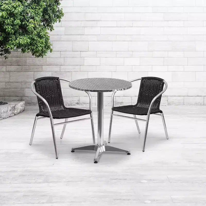 Flash Furniture Lila Ensemble table ronde en aluminium de 23,5 po pour l'intérieur et l'extérieur avec 2 chaises en rotin