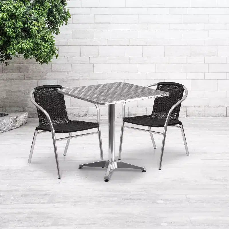Ensemble table de jardin et terrasse carrée en aluminium Emma and Oliver 27,5 avec 2 chaises en rotin