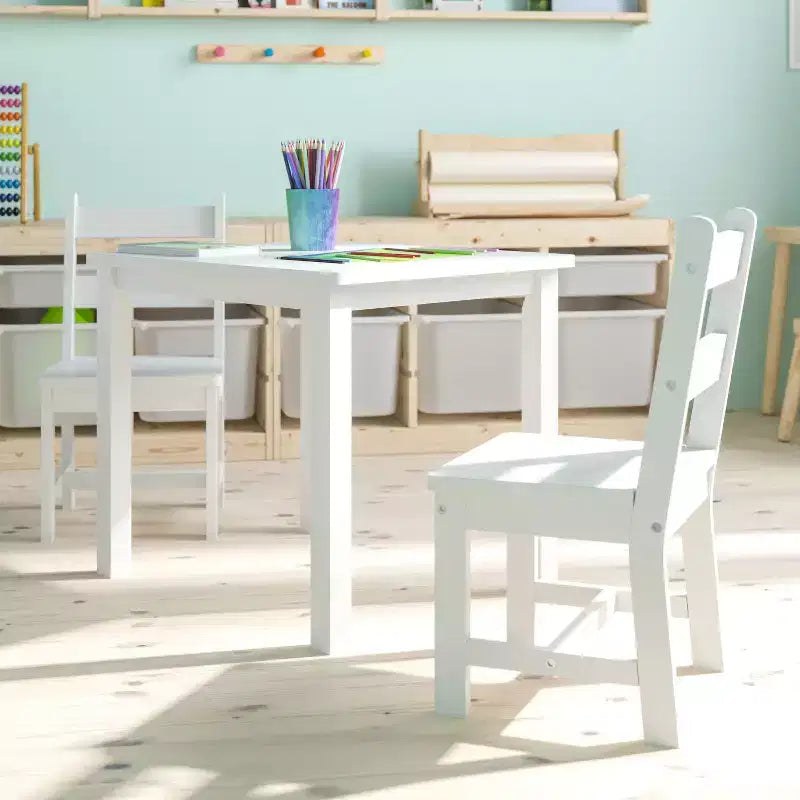 Flash Furniture Ensemble table et chaises pour enfants en bois massif pour salle de jeux, chambre, cuisine - Ensemble de 3 pièces