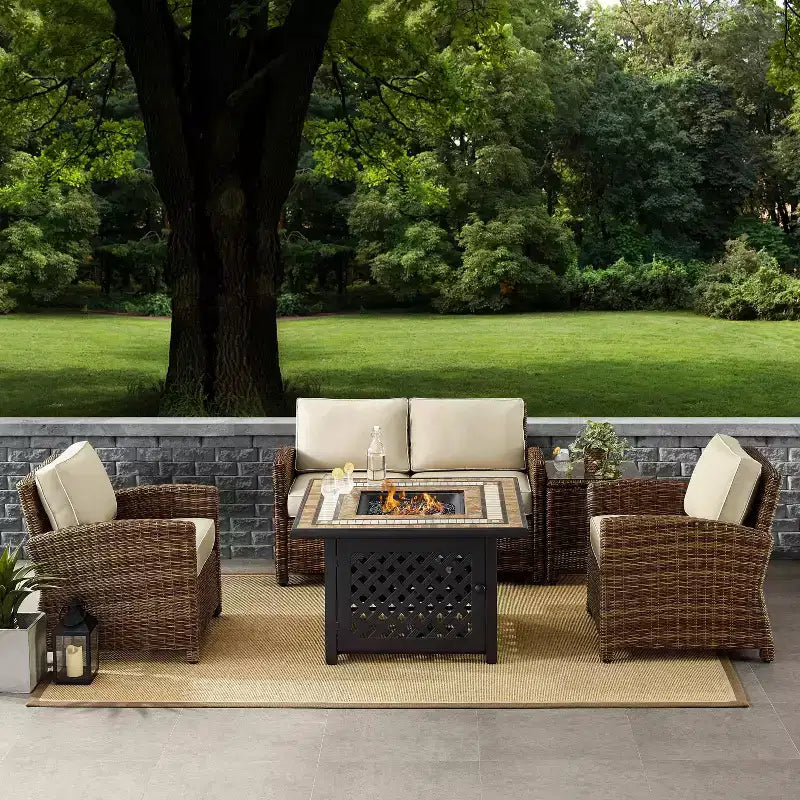 Ensemble de mobilier de patio d'extérieur Crosley Bradenton 5 pièces en acier avec foyer