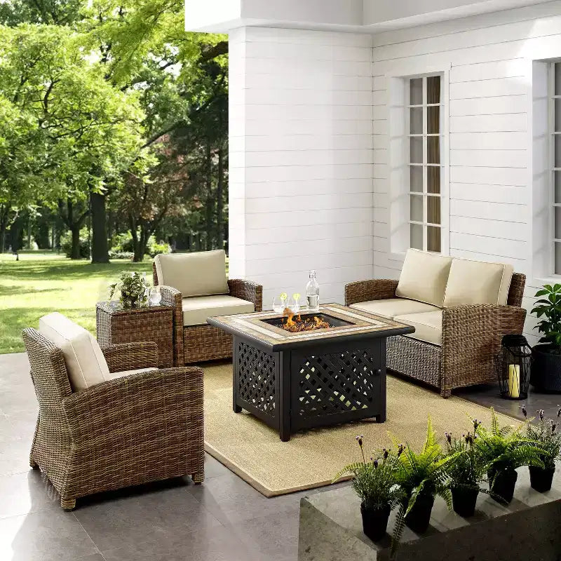 Ensemble de mobilier de patio d'extérieur Crosley Bradenton 5 pièces en acier avec foyer