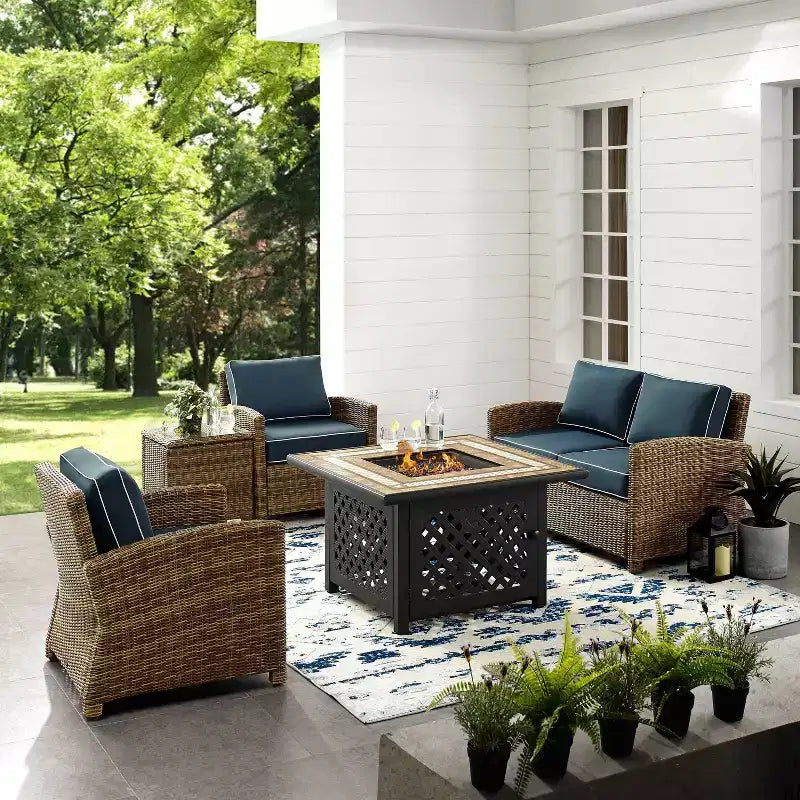 Ensemble de mobilier de patio d'extérieur Crosley Bradenton 5 pièces en acier avec foyer
