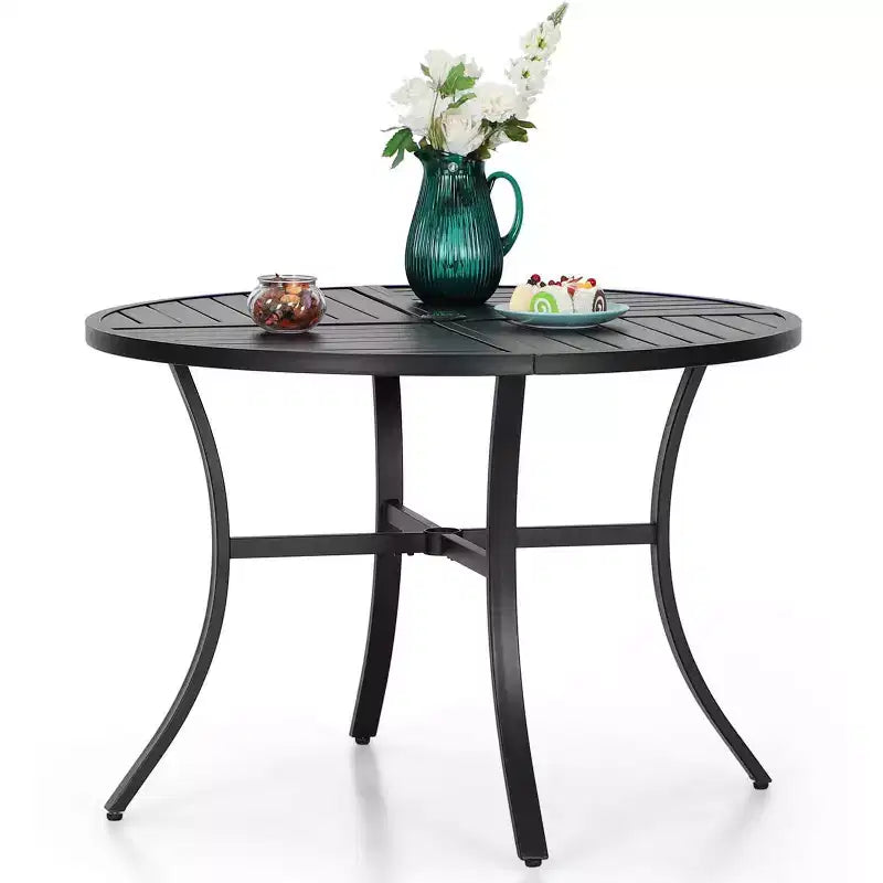 Ensemble de salle à manger d'extérieur 5 pièces Captiva Designs avec chaises pliantes réglables 7 positions et table ronde en métal avec trou pour parasol