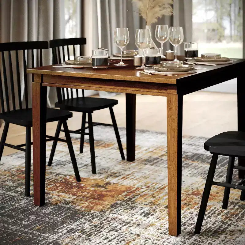 Table à manger en bois avec pieds coniques