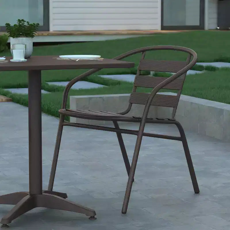 Ensemble table carrée d'intérieur/extérieur en aluminium 27,5'' Emma et Oliver avec 2 chaises à dossier à lattes