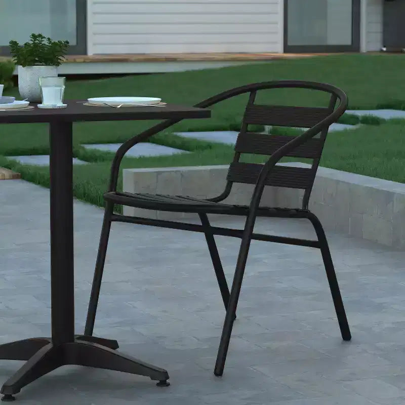 Ensemble table carrée d'intérieur/extérieur en aluminium 27,5'' Emma et Oliver avec 2 chaises à dossier à lattes
