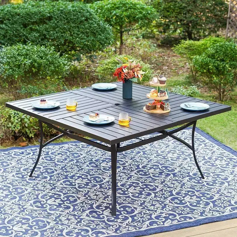Captiva Designs Ensemble de salle à manger d'extérieur 9 pièces avec table carrée spacieuse à lattes en métal avec trou pour parasol et 8 chaises pliantes inclinables