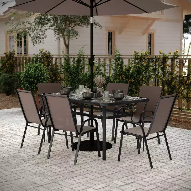 Ensemble de salle à manger de patio commercial Flash Furniture Brazos 7 pièces avec table de patio en verre trempé et 6 chaises avec sièges et dossiers en matériau Flex Comfort
