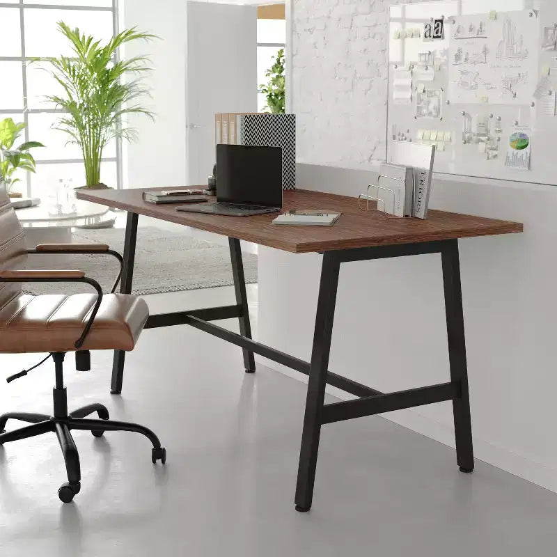 Table de conférence commerciale de 60x30 avec plateau en stratifié double face de 1 po d'épaisseur avec bordure en PVC et piètement en acier robuste en forme de A