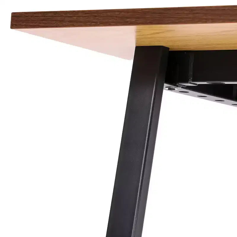 Table de conférence commerciale de 60x30 avec plateau en stratifié double face de 1 po d'épaisseur avec bordure en PVC et piètement en acier robuste en forme de A