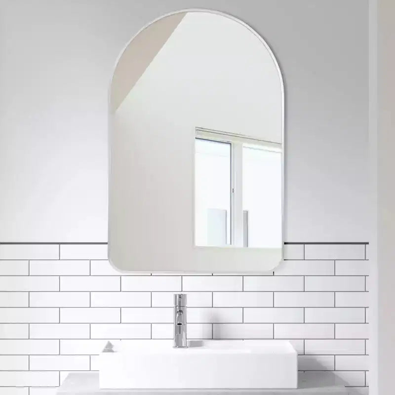 Miroir mural décoratif rectangulaire simple et moderne avec dessus arrondi