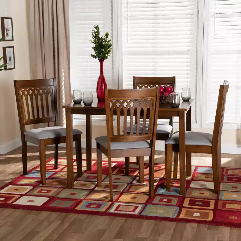 Salle à manger moderne en bois et tissu