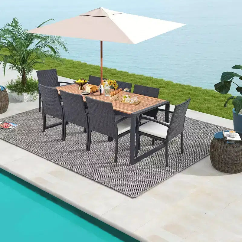 Ensemble de salle à manger 9 pièces en rotin Costway avec table en bois d'acacia, trou de parasol de 1,9 po