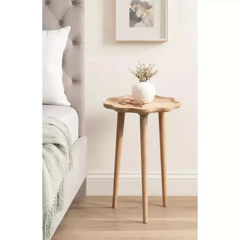Table d'appoint en bois festonné