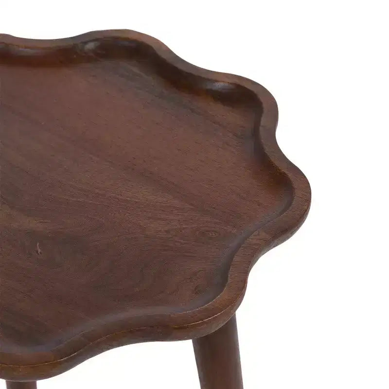 Table d'appoint en bois festonné
